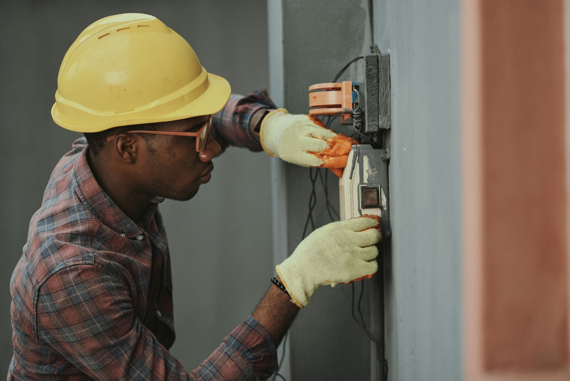 How to Choose a Reliable Generator Dealer in Your Area